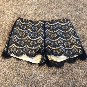 Black and white eyelash lace short